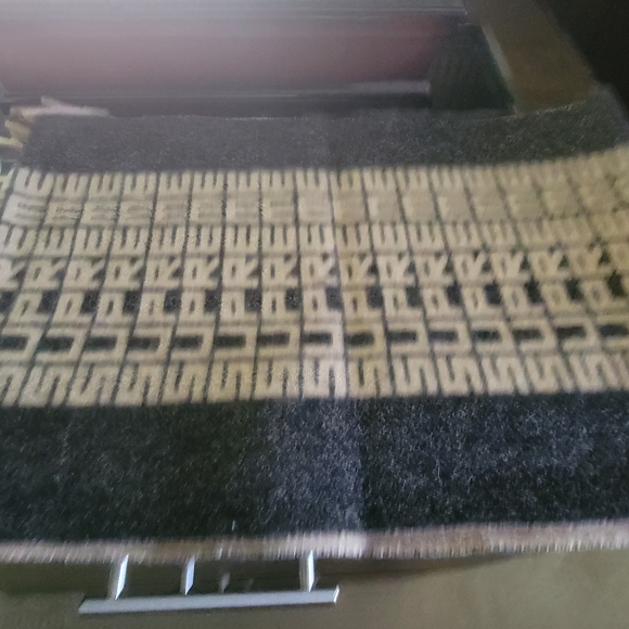 Supreme Wool Blend Jaquard Logo Repeat Scarf (FW18 - Picture 2 of 3